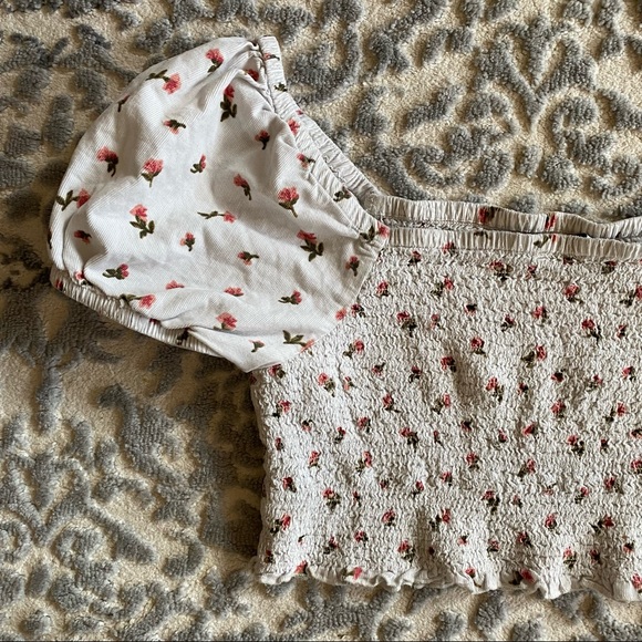 3/$25 American Eagle smocked puff sleeve floral print crop top - Picture 11 of 11